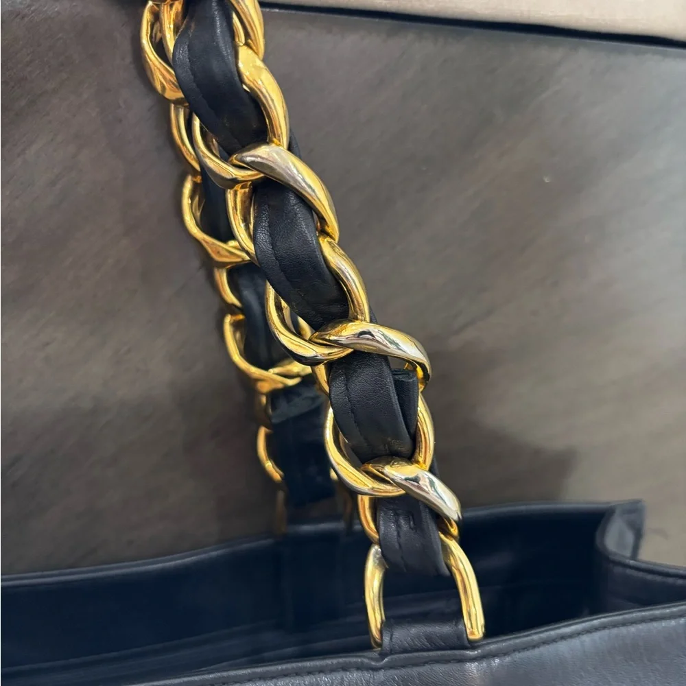 Vintage Chanel!!! Buy this Authentic CHANEL large lambskin shopping tote - Picture 16 of 16